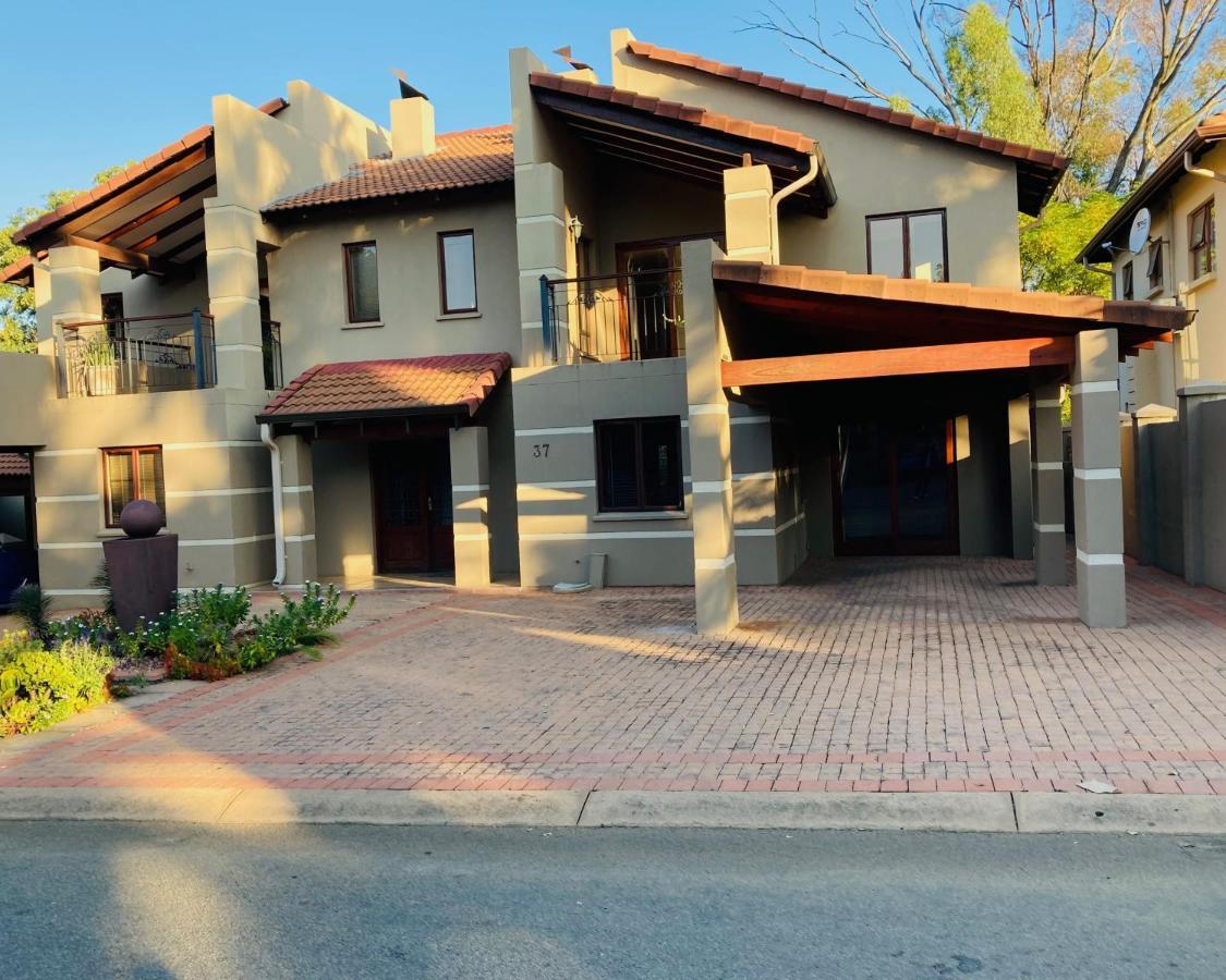 37 On Eagles Hotel Hartbeespoort Exterior foto